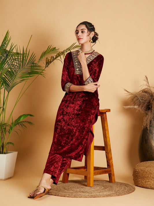 Women Maroon Velvet Straight Kurta