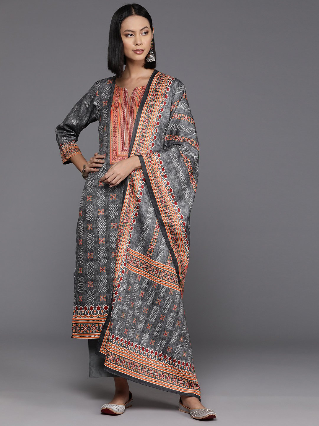 Women Grey Woolen Ethnic Motif Printed Straight Kurta Paired With Tonal Bottom And Dupatta