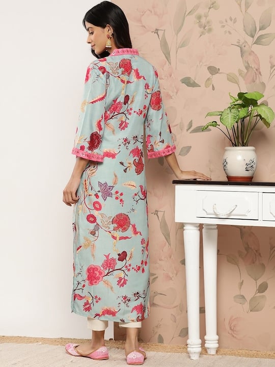 Women Sea Green Floral Printed Straight Kurta With 3/4Th Bell Sleeve.