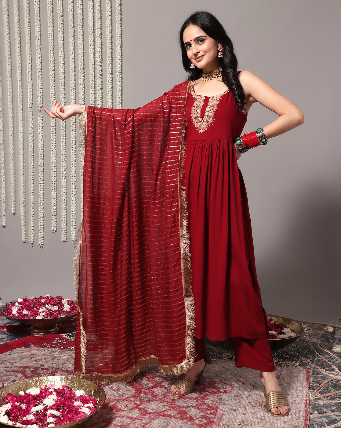 Maroon Embroidere Strap Style Kurta With Tonal Bottom And Pant