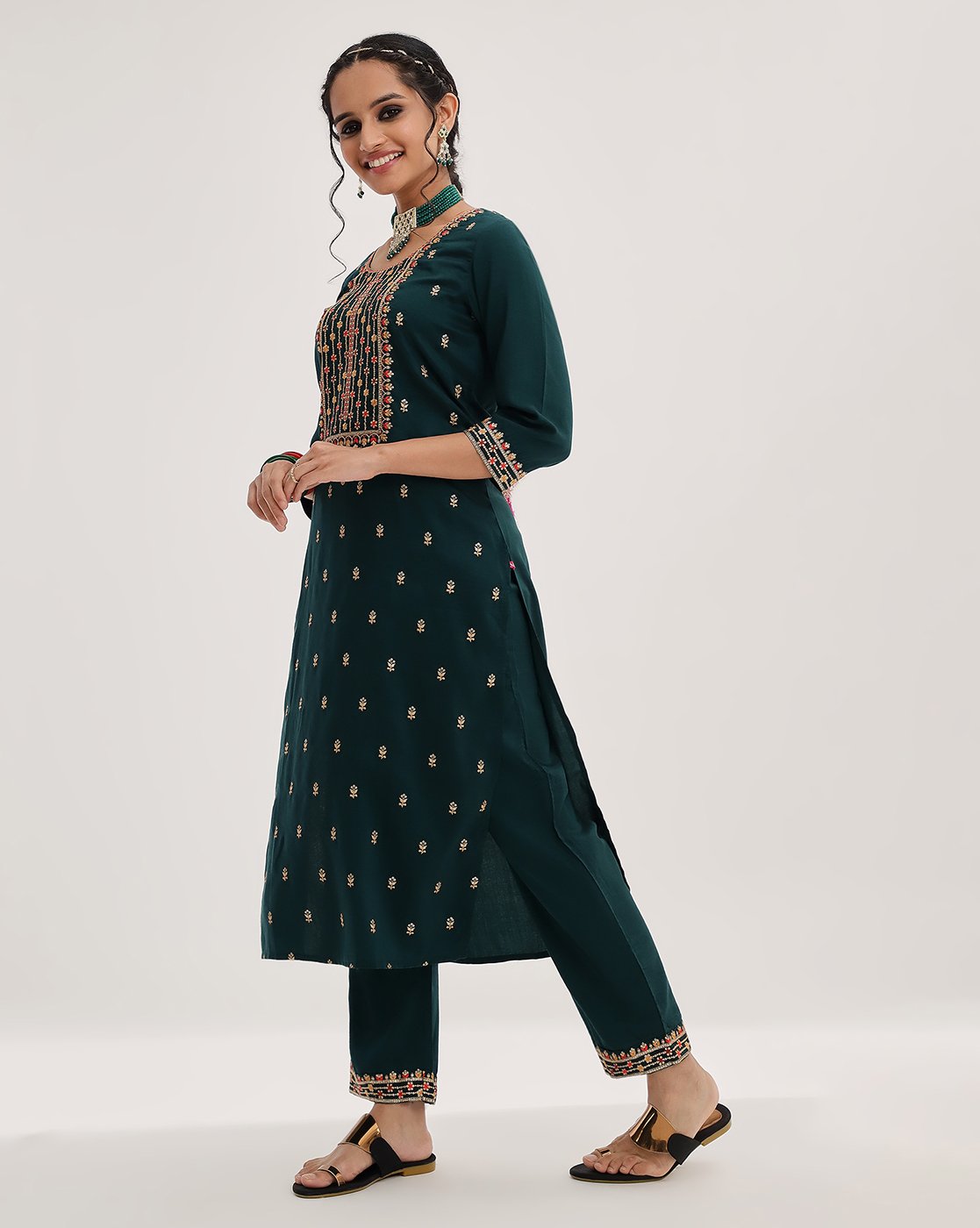 Women Green Embroidered Straight Kurta Paired With Tonal Bottom And Printed Dupatta