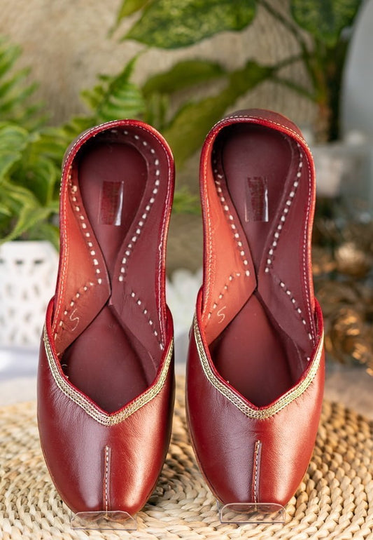 Women Burgundy Plain Mojaris