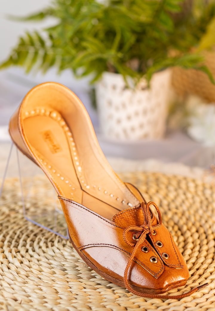 Women Tan Formal Lace Mojari