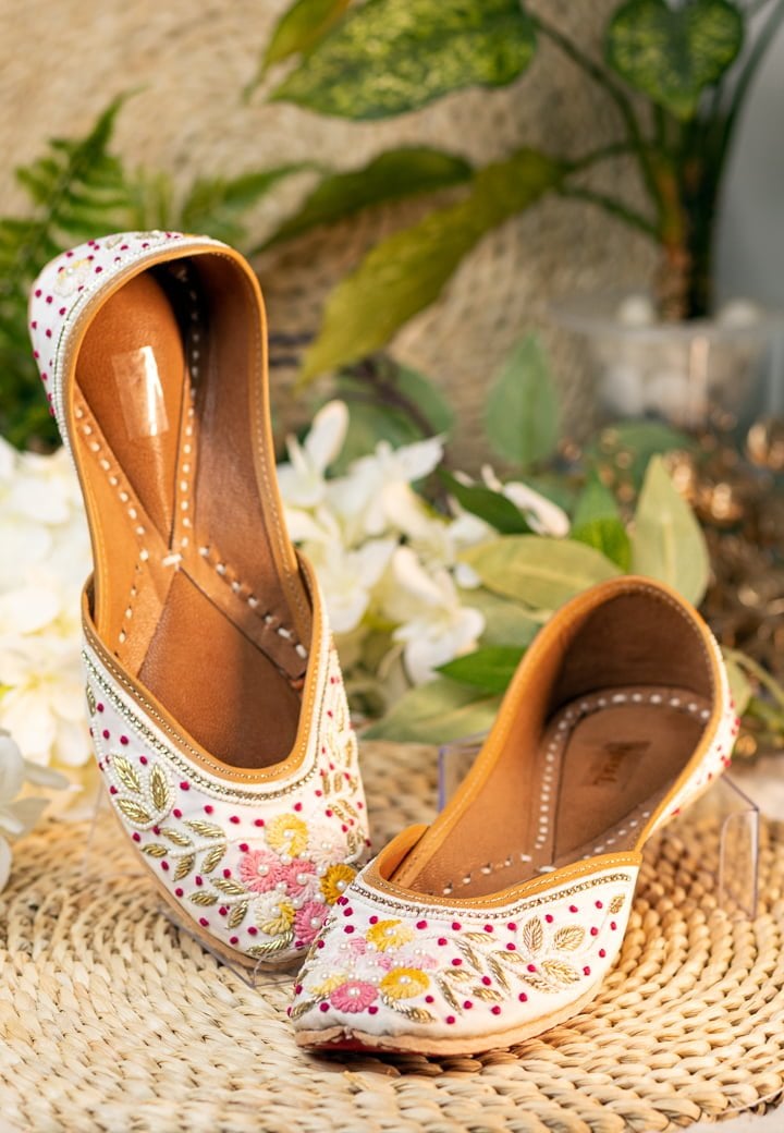 Women White Base Gold and Pink Floral Mojaris