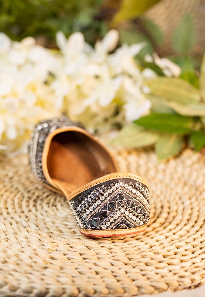 Women Black and Silver Ethnic Embellished Mojaris