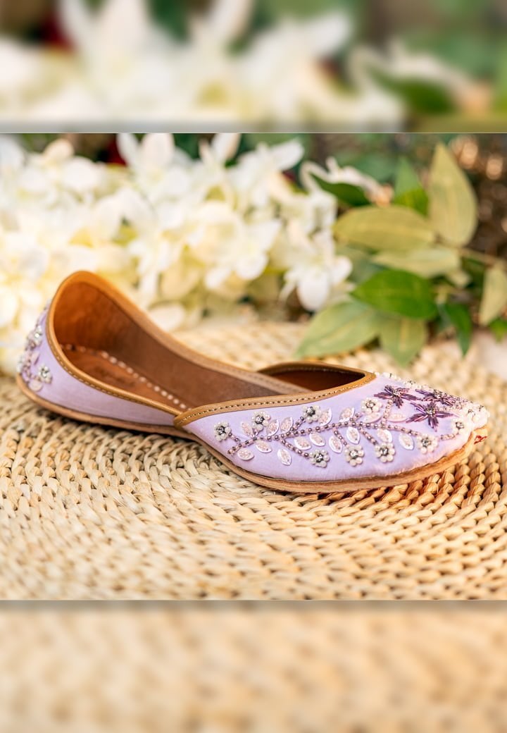 Women Purple Embellished Mojari