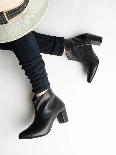 Stitch Detail Square Toe Chunky Classic Black Boots