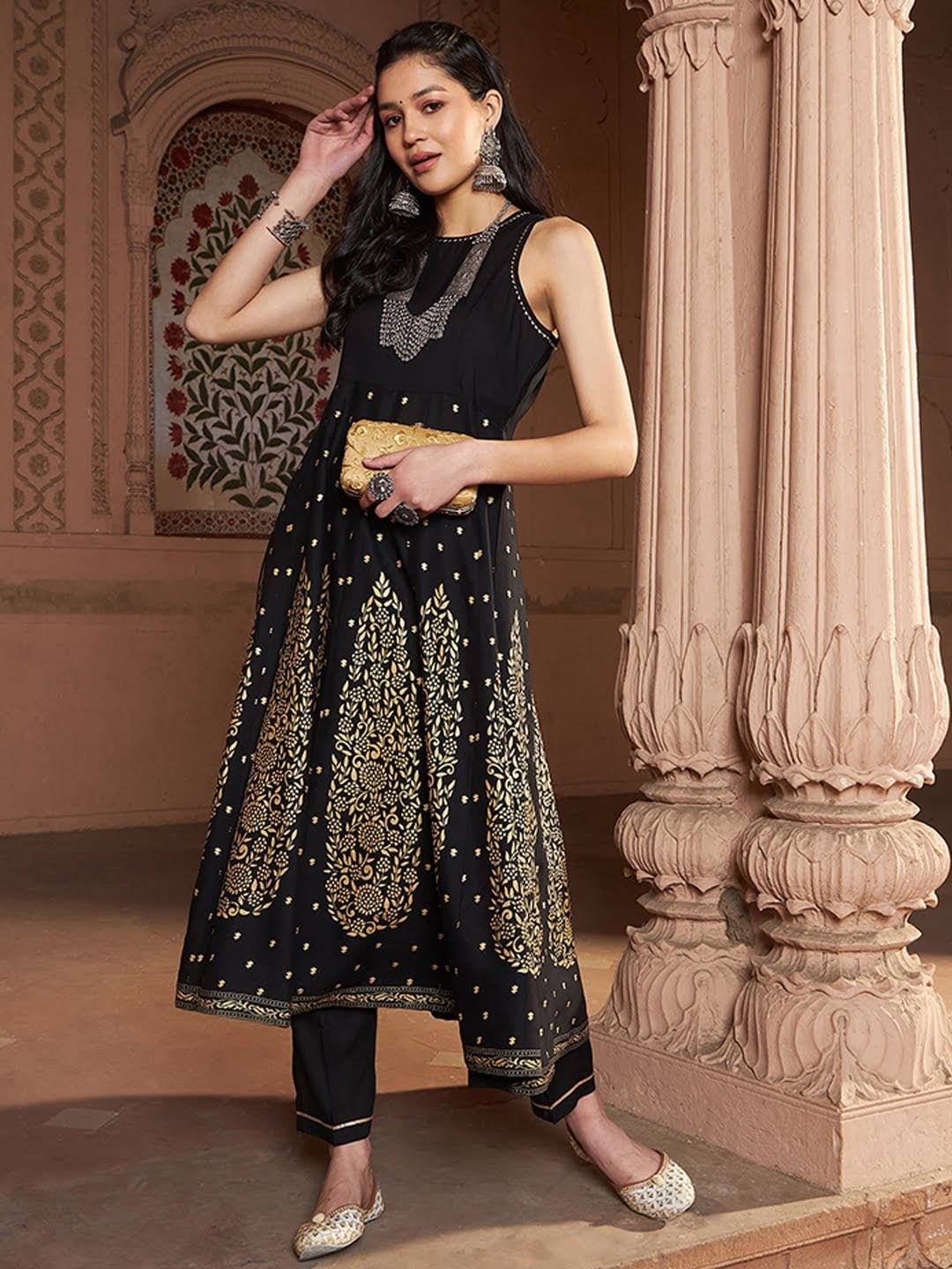 Women Black Floral Printed Anarkali Kurta with Trousers