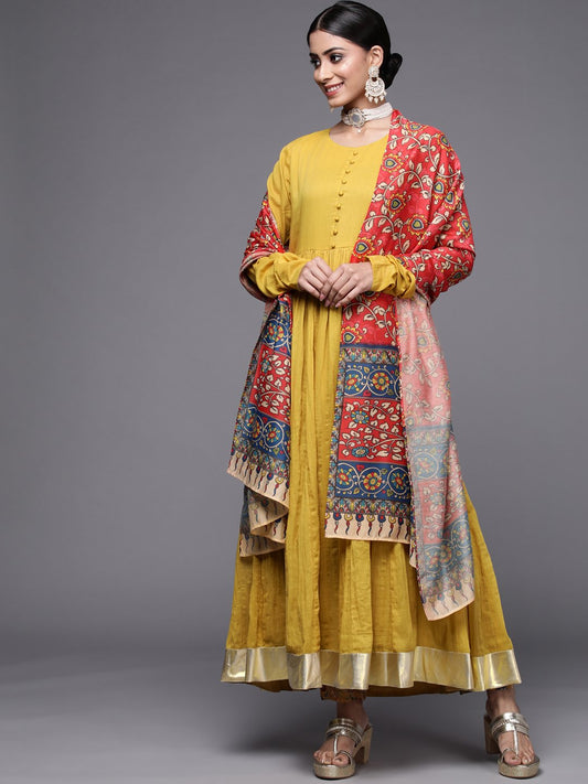 women long kurta with churidar sleeves