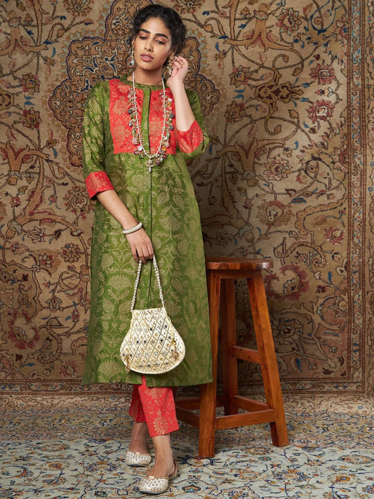 Women Green Floral Yoke Design Kurta with Trouser