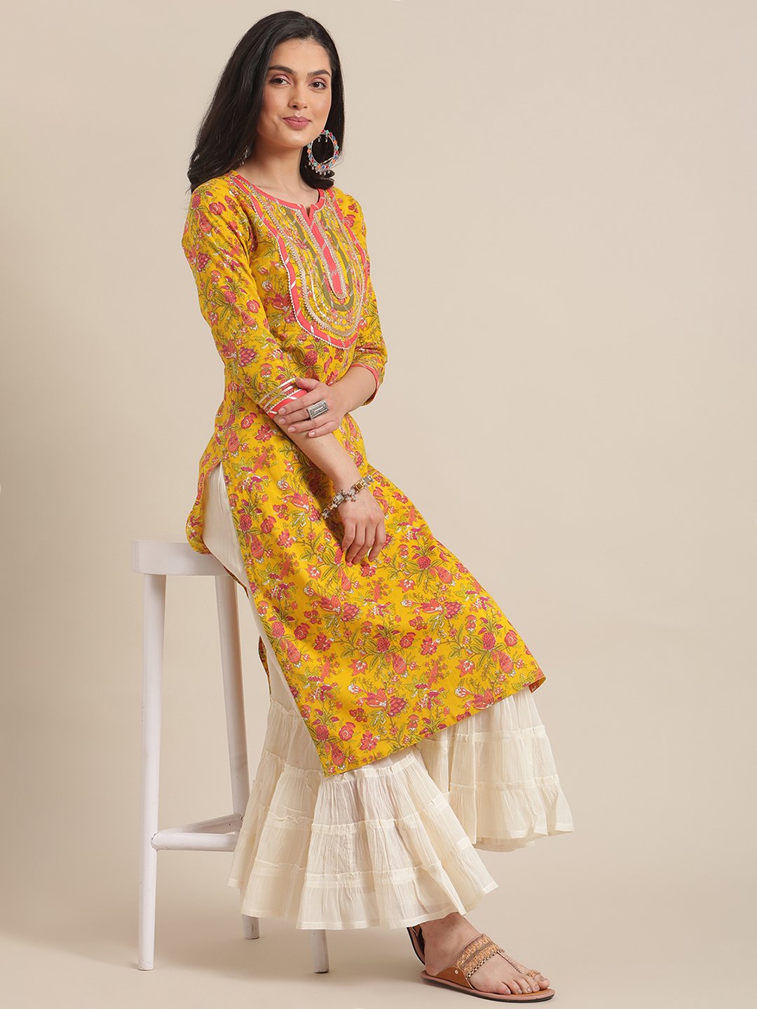 Yellow And Peach Straight Floral Printed Kurta With Round Neck And Having Gota Work On Yoke - 3XL