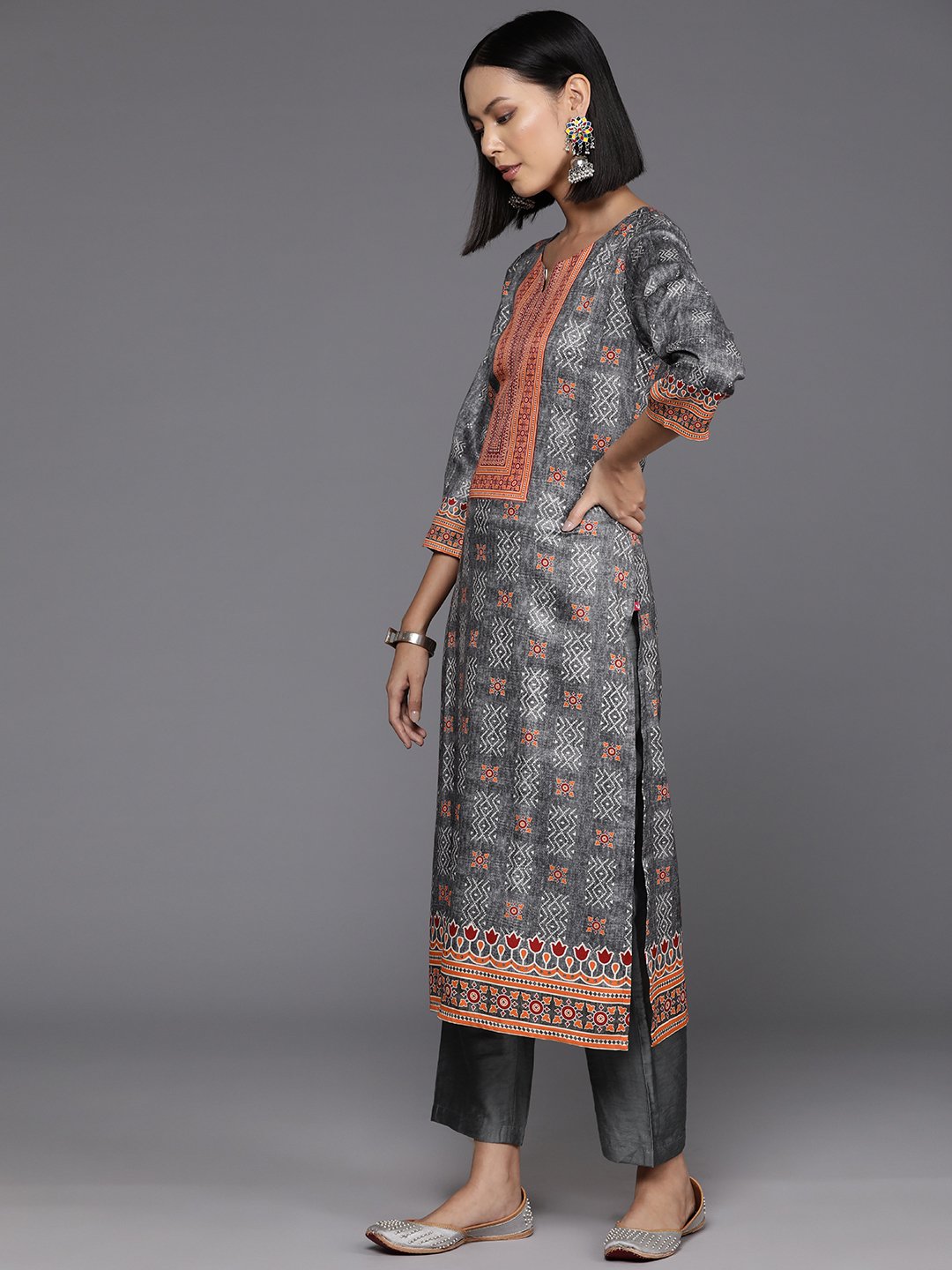 Women Grey Woolen Ethnic Motif Printed Straight Kurta Paired With Tonal Bottom And Dupatta