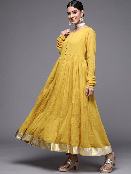 women long kurta with churidar sleeves