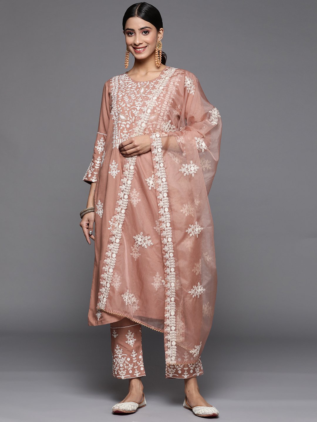 Women Mauve Embroidered Kurta Paired With Tonal Trouser And Dupatta