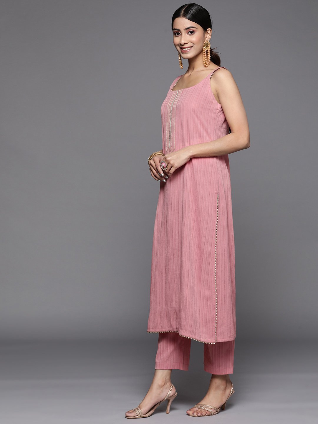 Women Mauve Straight Kurta With Tonal Ottom & Dupatta