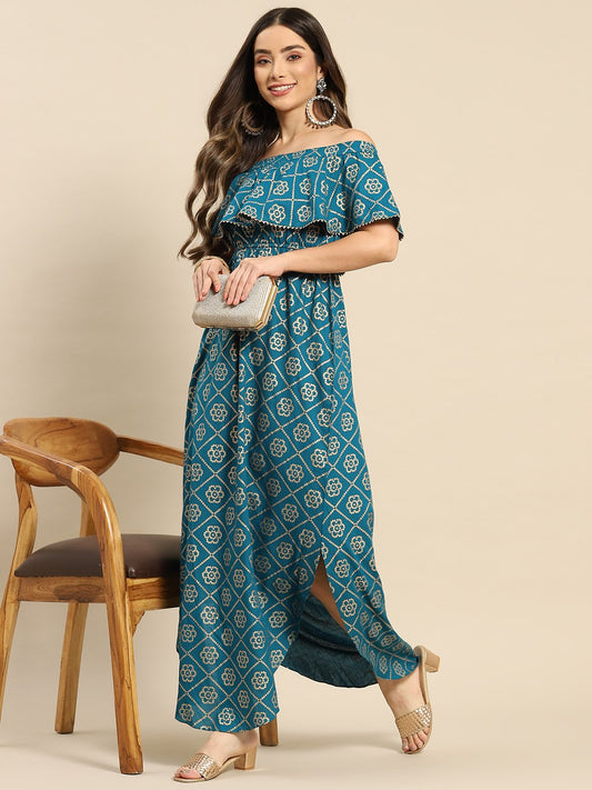 Off shoulder Flare yoke and U hem maxi dress