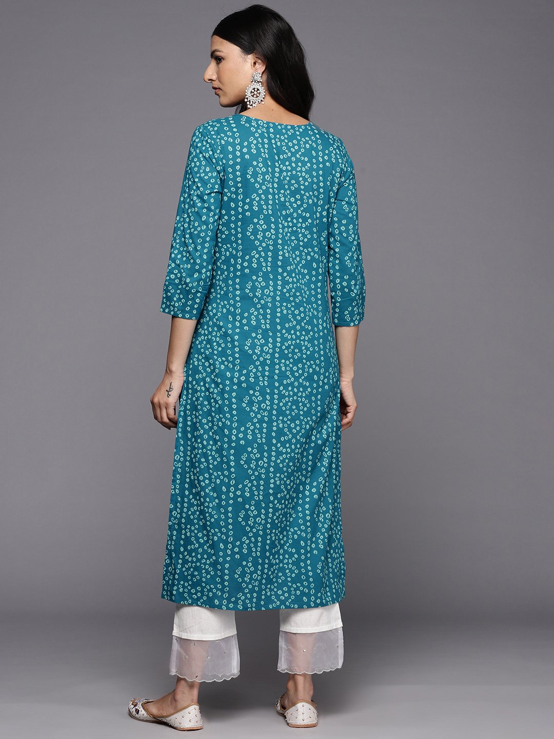 Women Turqoise Blue Bandhani Print Gotta Embellished Straight Kurta With Three Quarter Sleeves