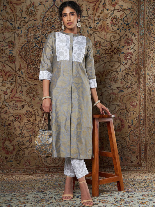 Women Grey Ethnic Motifs Printed Kurta with Trousers