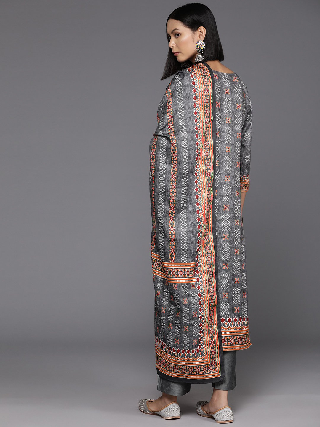 Women Grey Woolen Ethnic Motif Printed Straight Kurta Paired With Tonal Bottom And Dupatta