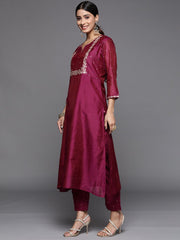 Women Purple Kurta With Round Neck With The Solid Bottom And Printed Dupatta