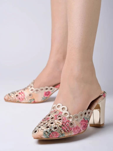 Womens & Girls Cream-coloured Woven Design Embellished Mules