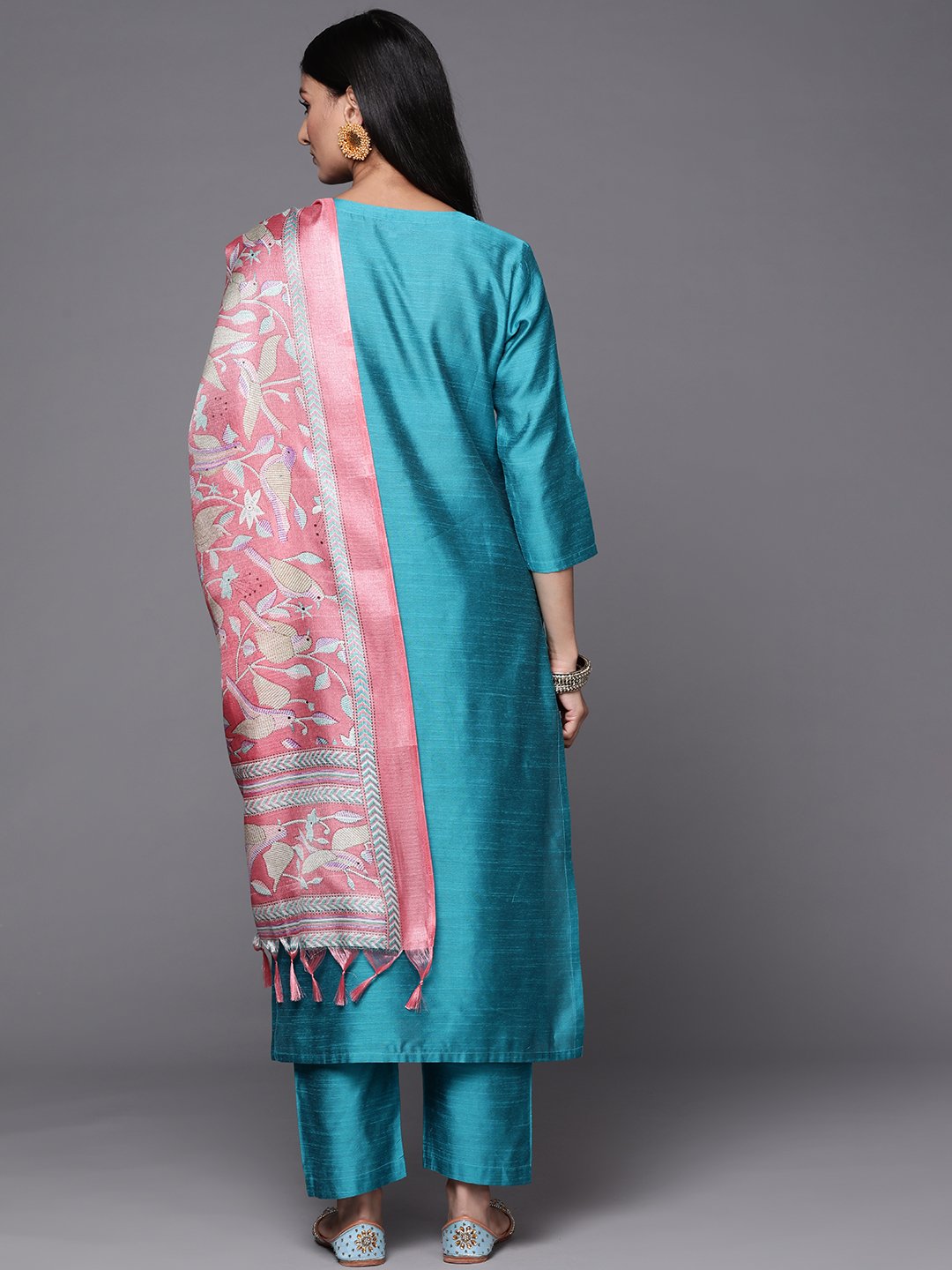 Thread Embroidered Straight Kurta Paired With Printed Dupatta And Straight Pant