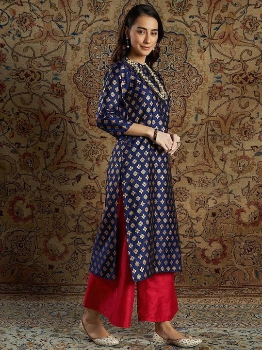 Women Navy Blue Floral Printed Kurta with Palazzo