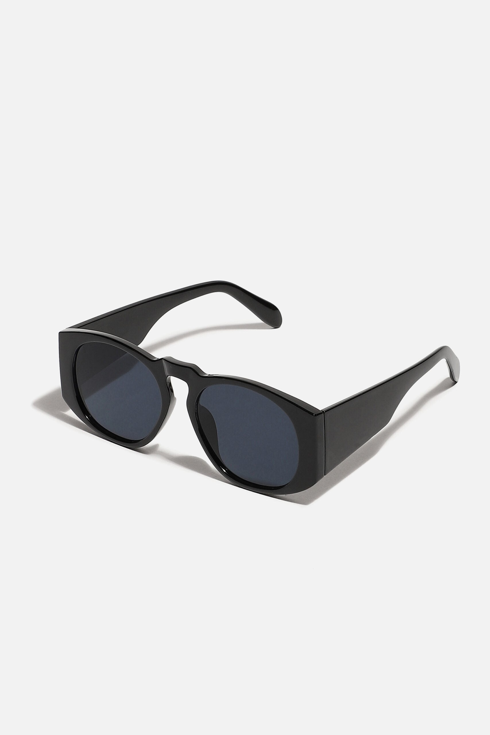 Full Rim Trendy Sunglass