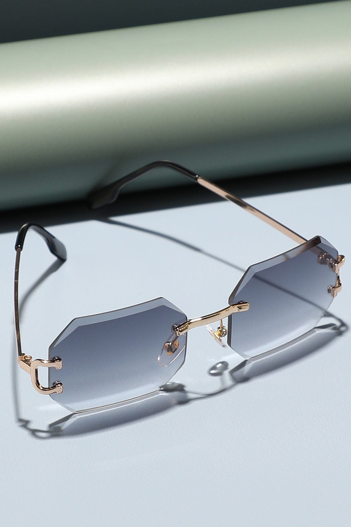 Rimless Rectangle Sunglass