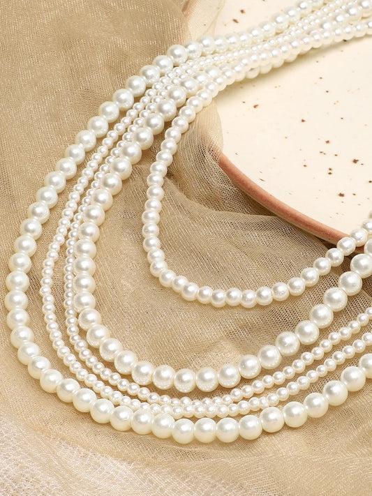 Trendy Pearls Party Necklace