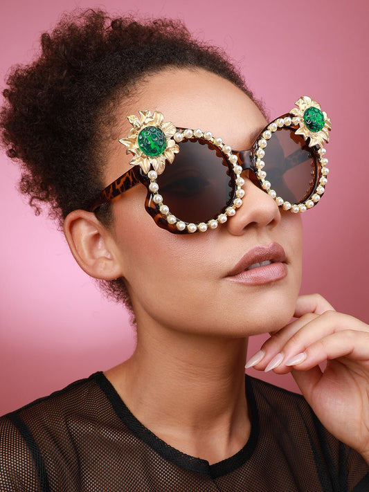 Sparkling Sunnies: Shine in Style