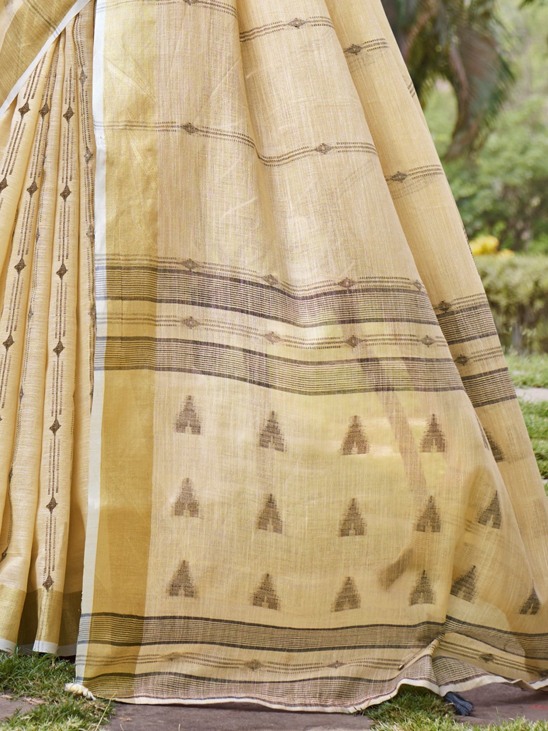 Cream Cotton Woven Work Party Wear Saree