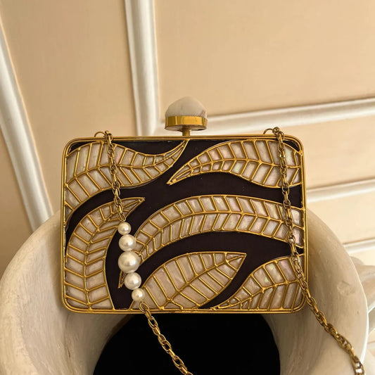 Aaroohi Clutch In Gold