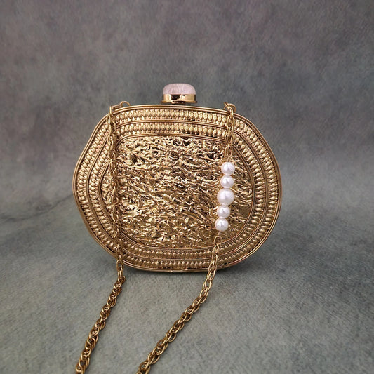 Elnara Clutch Gold