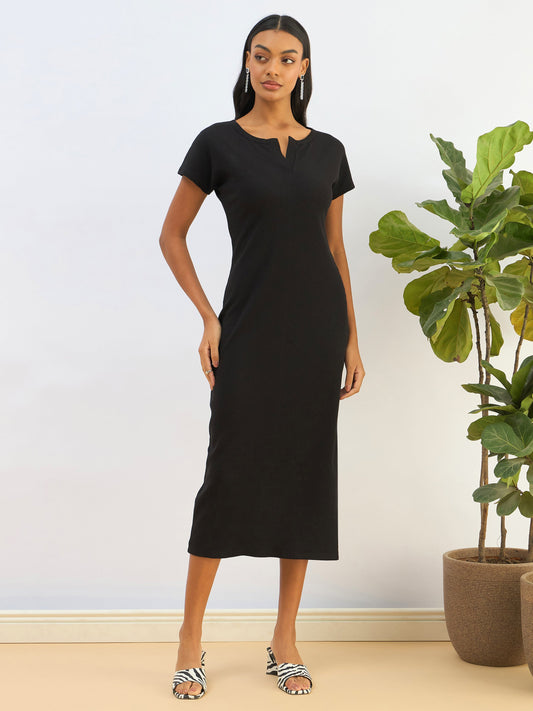 Women Black Ribbed V-Neck Back Slit Midi Dress