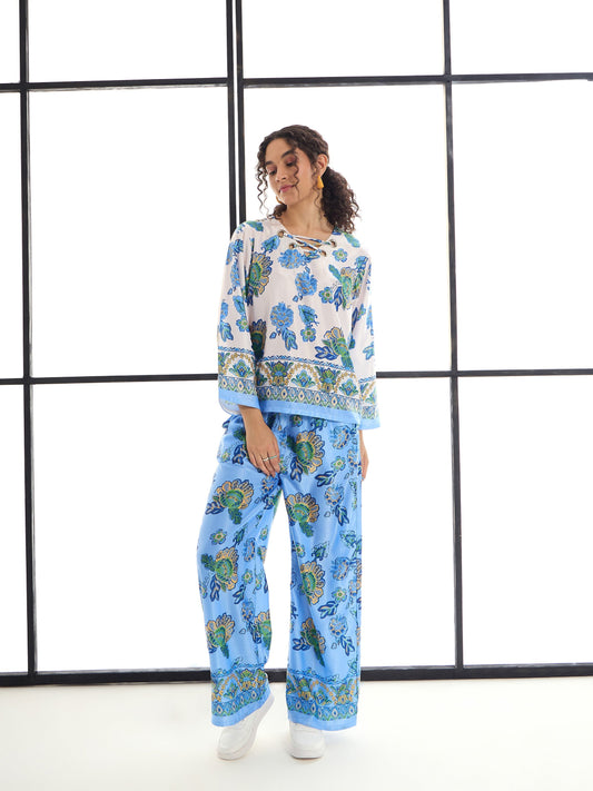 Women White & Blue Floral Top With Pants