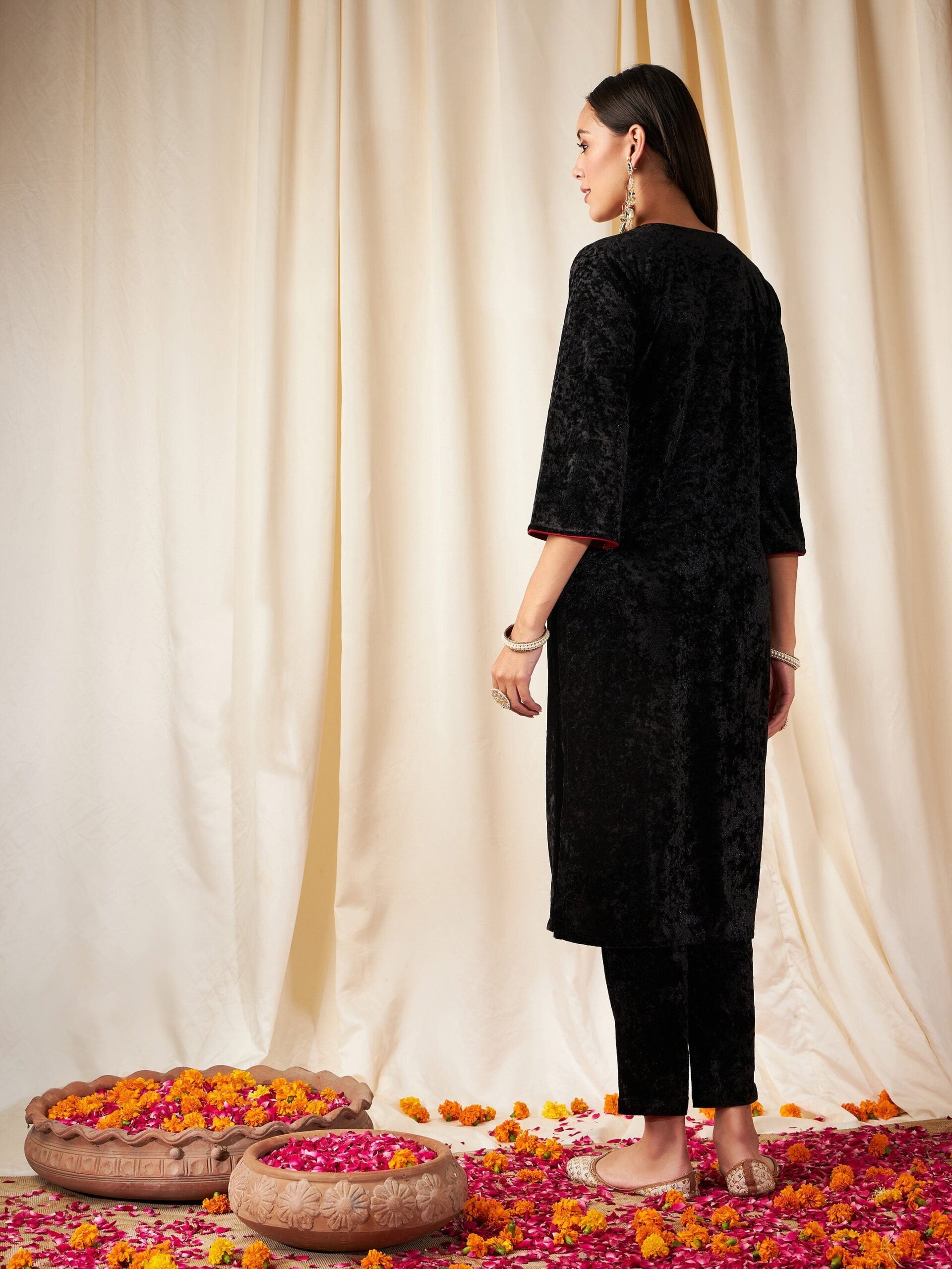 Women Black Velvet Straight Kurta