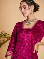 Women Fuchsia Velvet Straight Kurta