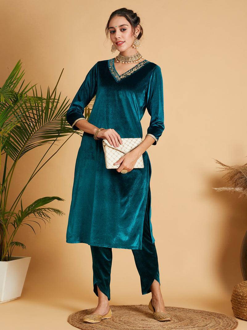 Women Green Velvet Zari Embroidered Pocket Straight Kurta