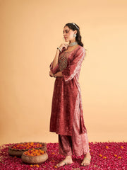 Women Pink Velvet Embroidered Straight Kurta