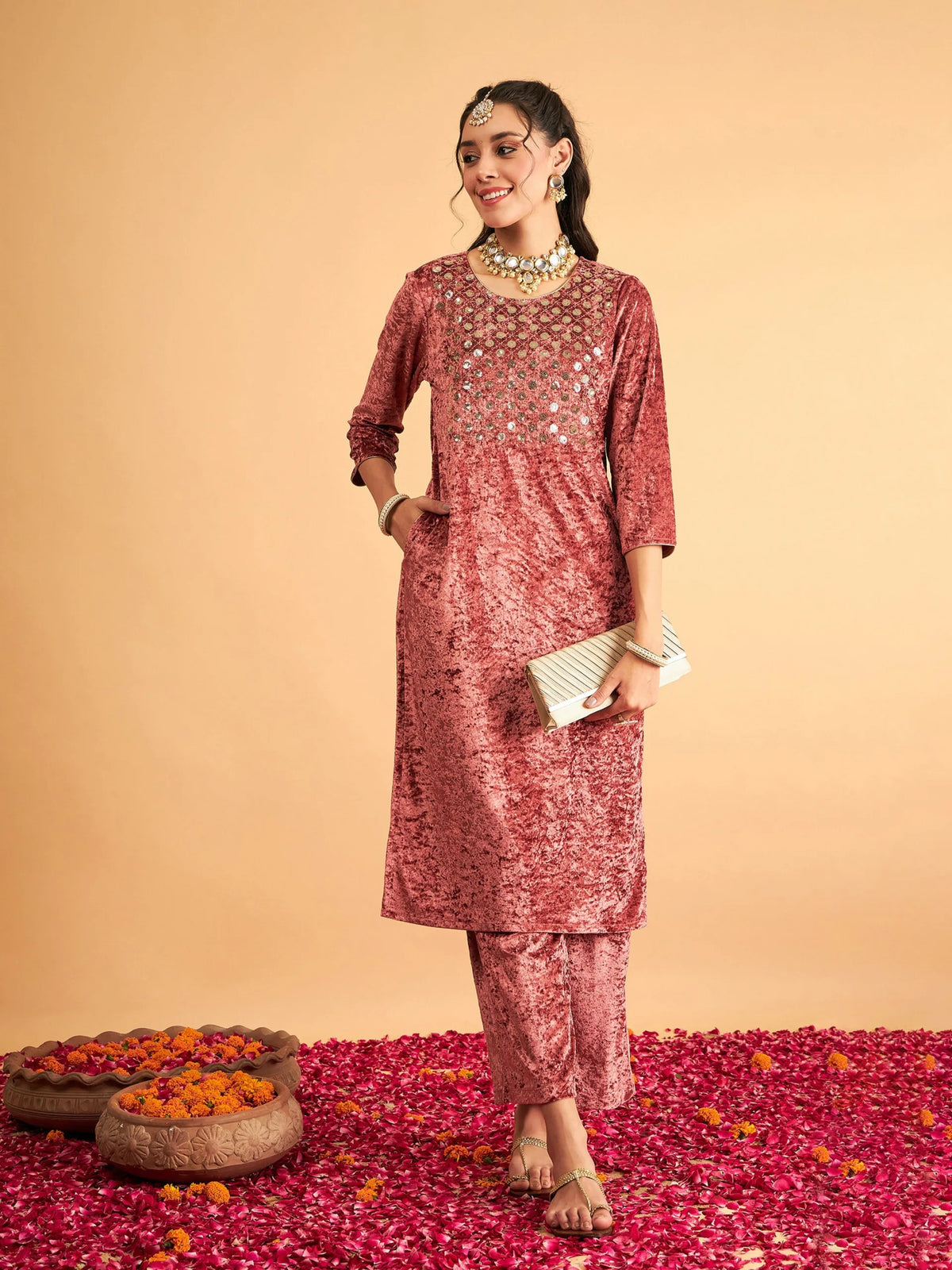 Women Pink Velvet Front Embroidered Straight Kurta