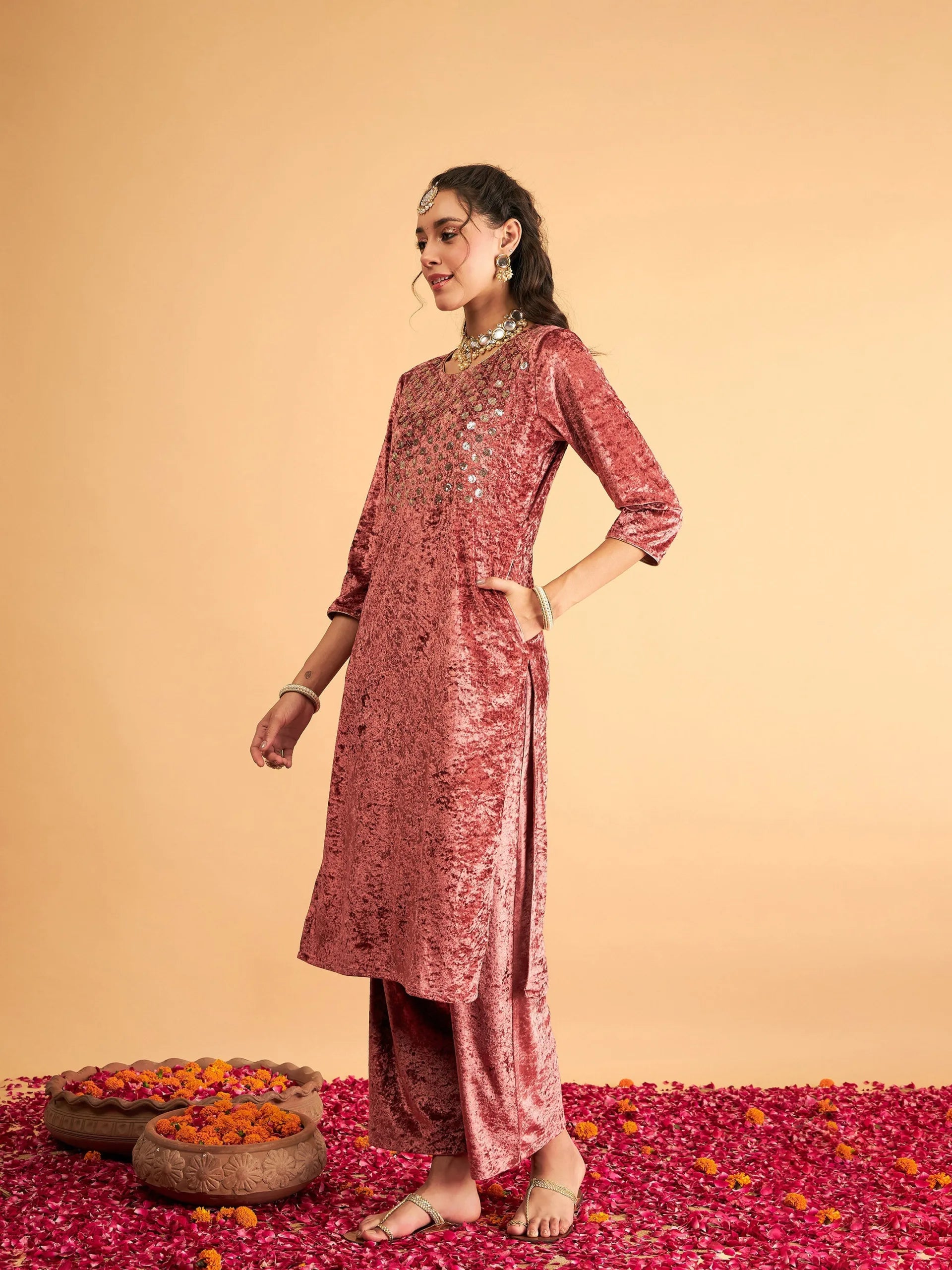 Women Pink Velvet Front Embroidered Straight Kurta