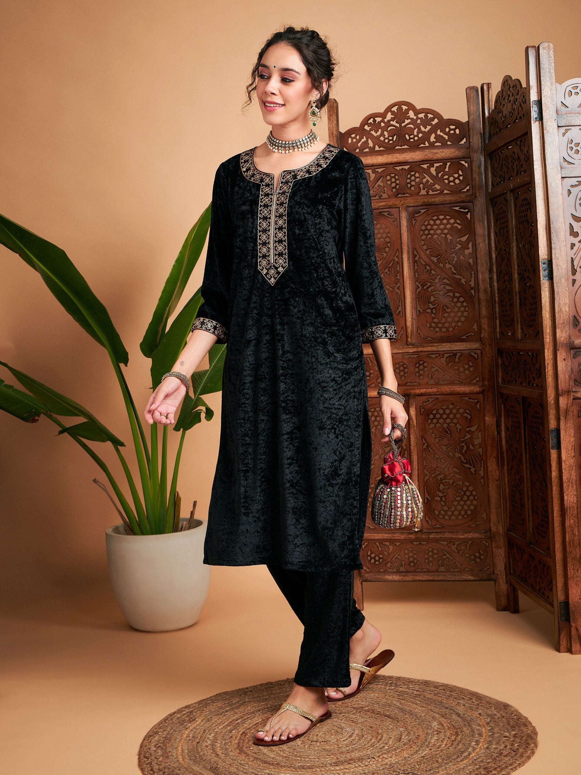 Women Black Velvet Embroidered Straight Kurta