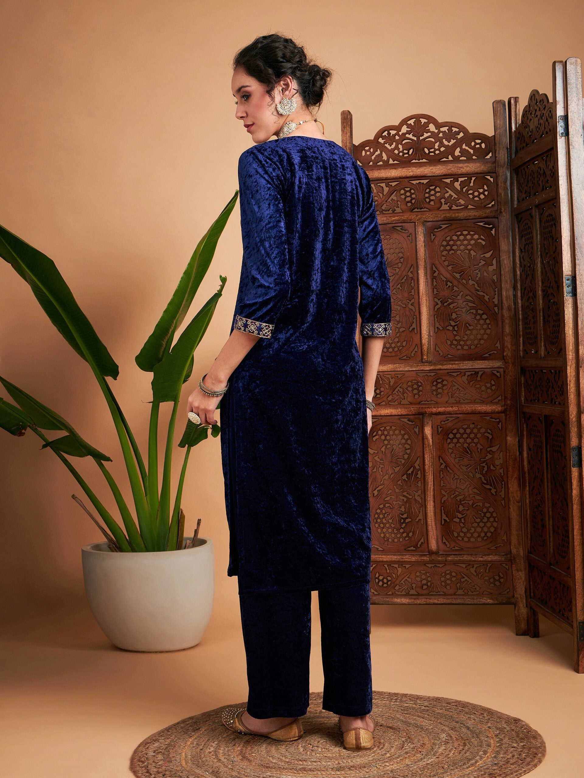 Women Navy Velvet Embroidered Straight Kurta