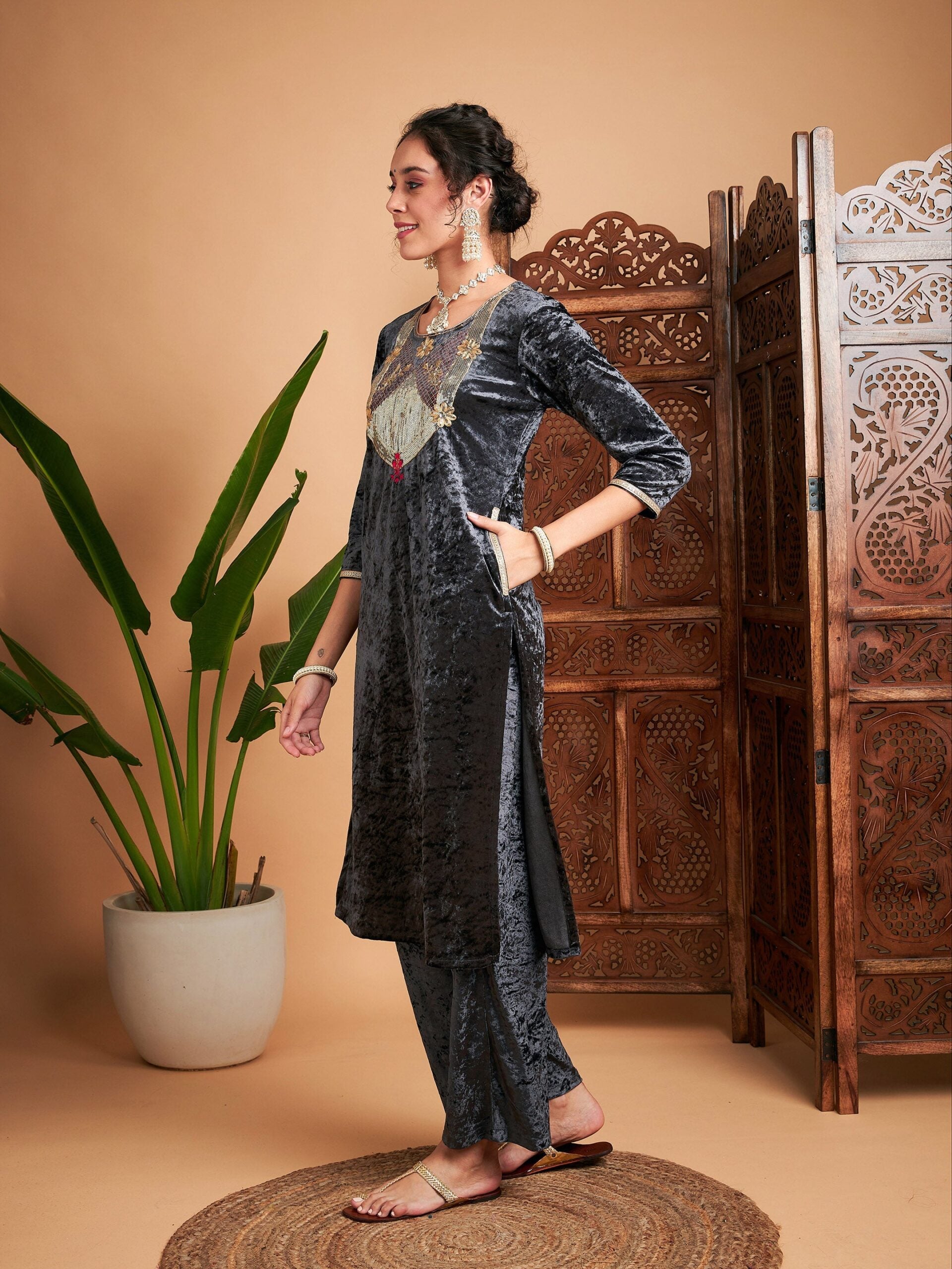 Women Grey Velvet Sequin Embroidered Straight Kurta