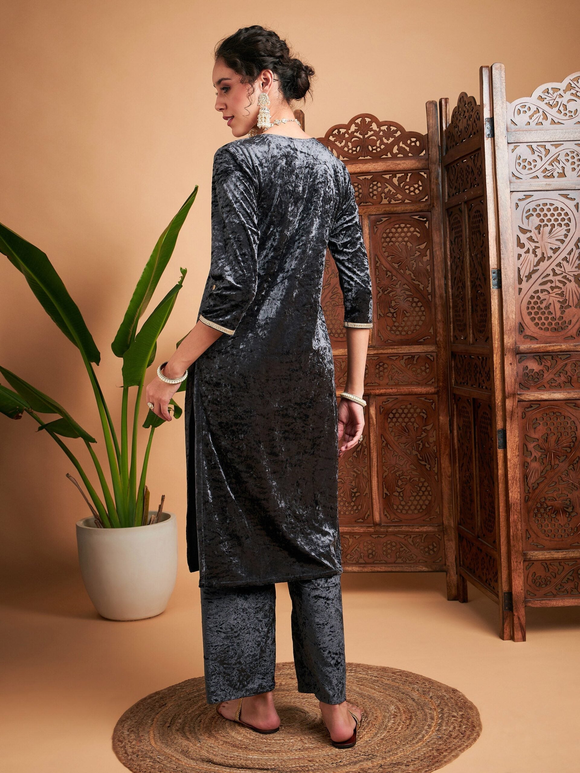 Women Grey Velvet Sequin Embroidered Straight Kurta