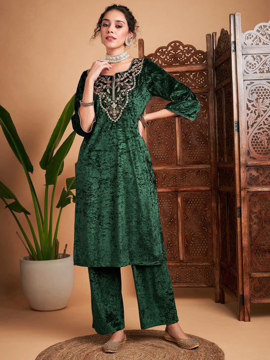 Women Emerald Velvet Embroidered Straight Kurta