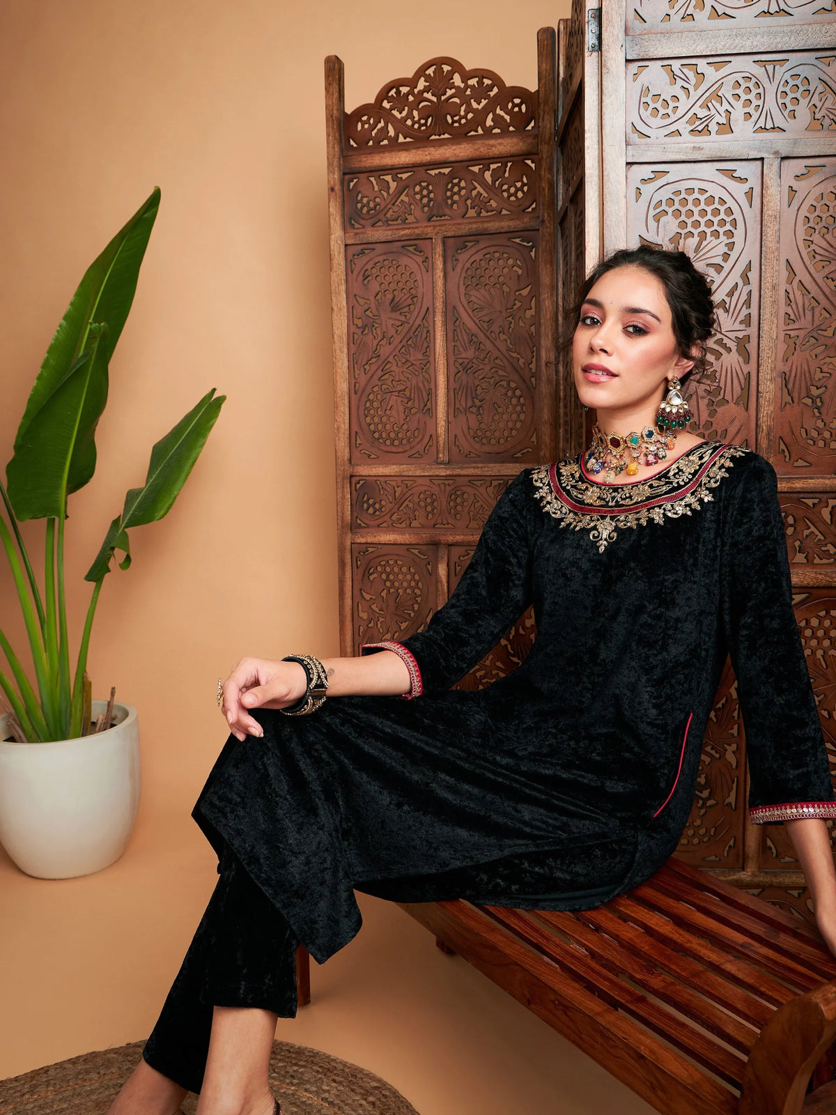 Women Black Velvet Side Pocket Embroidered Straight Kurta