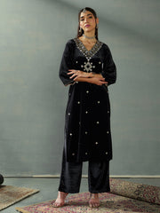 Women Black Velvet V-Neck Embroidered Kurta