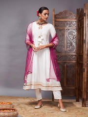 Women Off White Kurta Set With Burgundy Net Sequins Dupatta